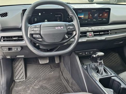 Used 2025 Kia K4 EX FWD image 38