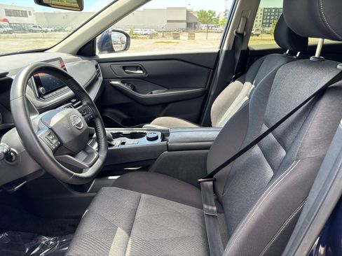 Used 2025 Nissan Rogue SV AWD/4WD image 25