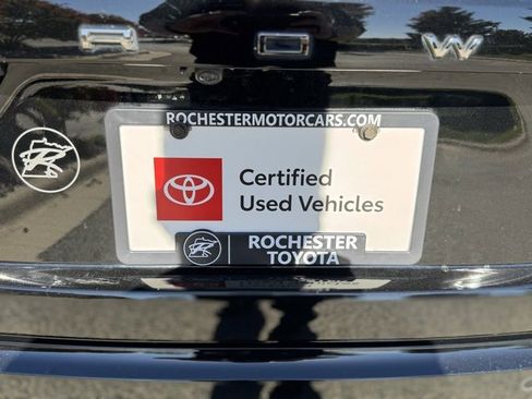 Certified 2025 Toyota Crown Signia image 47