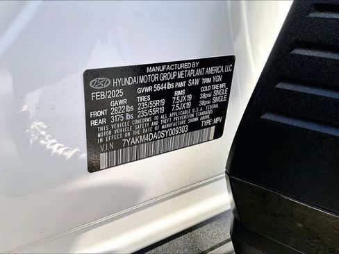 Certified 2025 Hyundai Ioniq 5 SE image 17