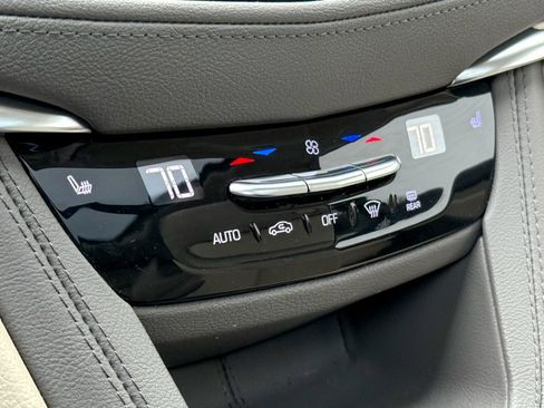 Certified 2022 Cadillac XT5 Premium Luxury image 19