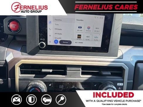 Used 2025 Toyota Tacoma TRD Sport AWD/4WD image 10