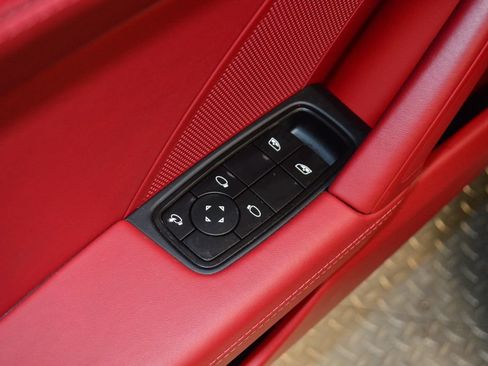 Certified 2025 Porsche 911 Targa 4 GTS AWD/4WD image 18