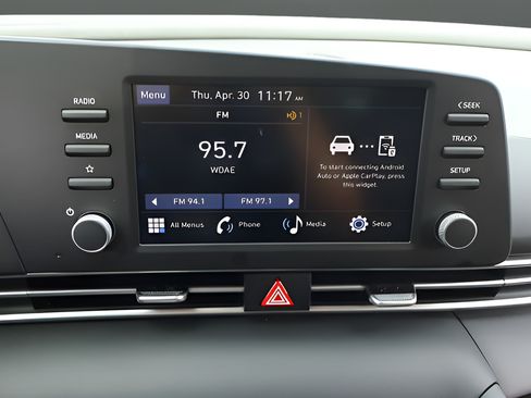 Used 2025 Hyundai Elantra SE FWD image 22