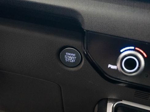 Used 2026 Kia Carnival EX FWD image 33