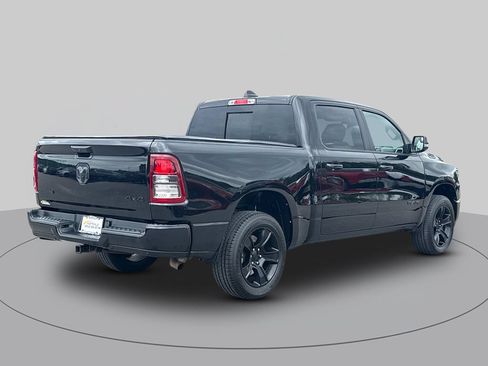 Used 2022 RAM 1500 Big Horn AWD/4WD image 3