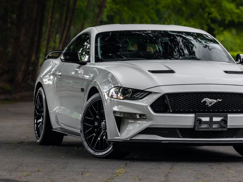 Used 2020 Ford Mustang GT Premium RWD image 26