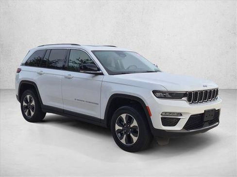 Used 2024 Jeep Grand Cherokee Limited 4xe AWD/4WD image 3