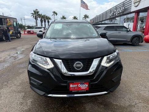 Used 2020 Nissan Rogue SV image 2