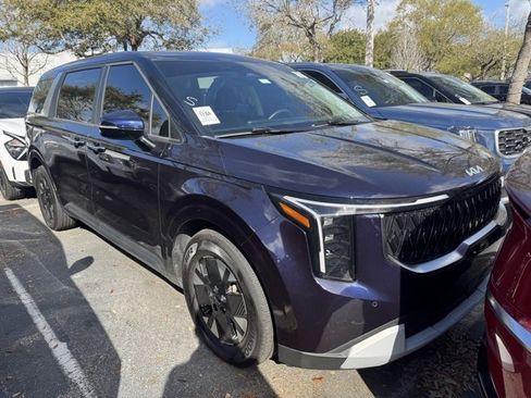 Certified 2025 Kia Carnival LXS image 9