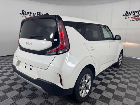 Used 2025 Kia Soul LX w/ LX Technology Package FWD image 7