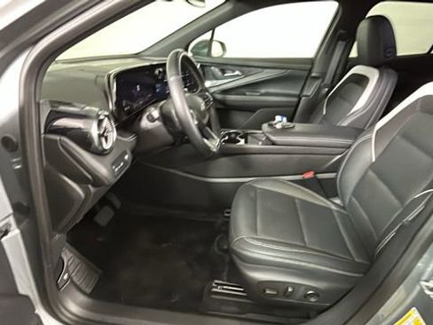 Used 2024 Chevrolet Blazer EV LT AWD/4WD image 12