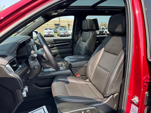 Used 2024 GMC Yukon XL Denali w/ Advanced Technology Package AWD/4WD image 14