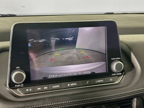 Used 2024 Nissan Rogue S FWD image 14
