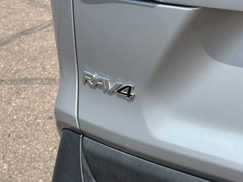 Used 2024 Toyota RAV4 XLE AWD/4WD image 9