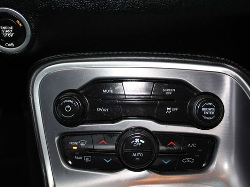 Used 2019 Dodge Challenger SXT image 16