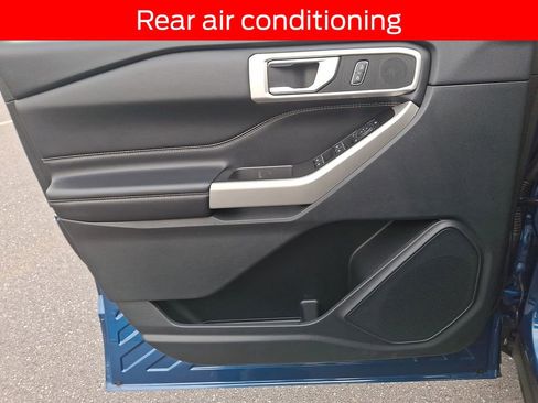 Used 2022 Ford Explorer XLT image 12