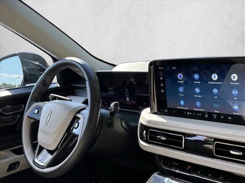 Used 2025 Lincoln Aviator AWD image 26