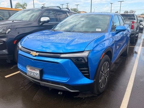 Used 2025 Chevrolet Blazer EV LT FWD image 3