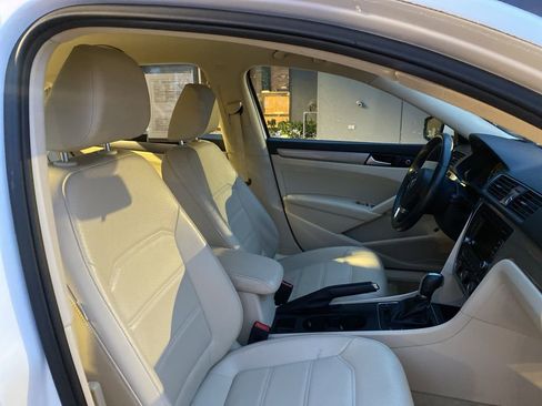 Used 2015 Volkswagen Passat 1.8T Limited Edition image 12