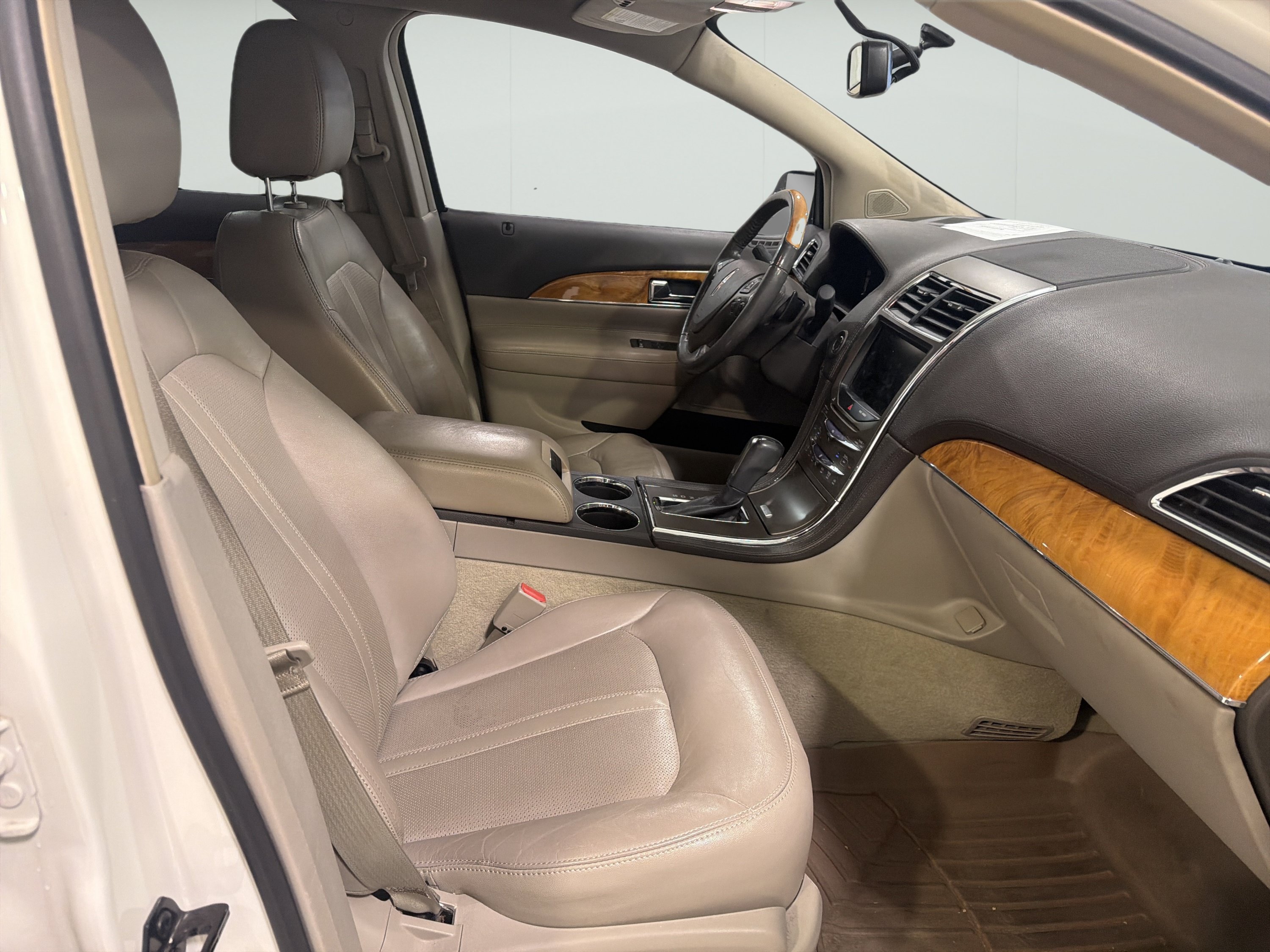 Used 2013 Lincoln MKX FWD w/ Wood Pkg image 12