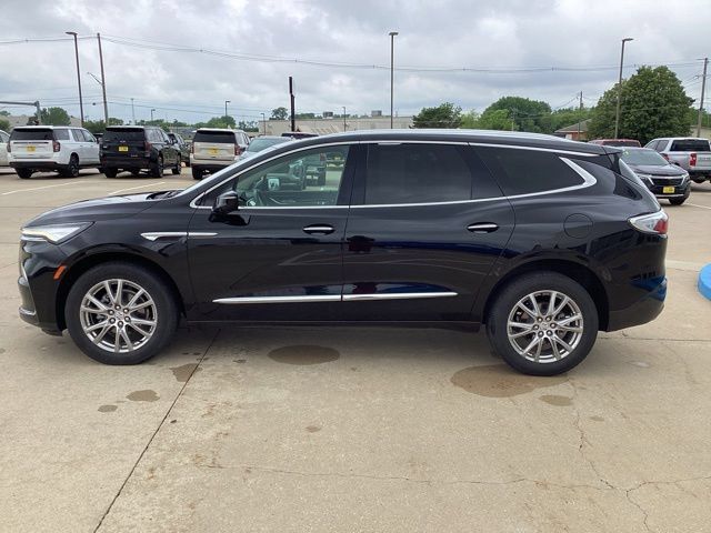 Used 2023 Buick Enclave Essence w/ Experience Buick Package AWD/4WD image 3