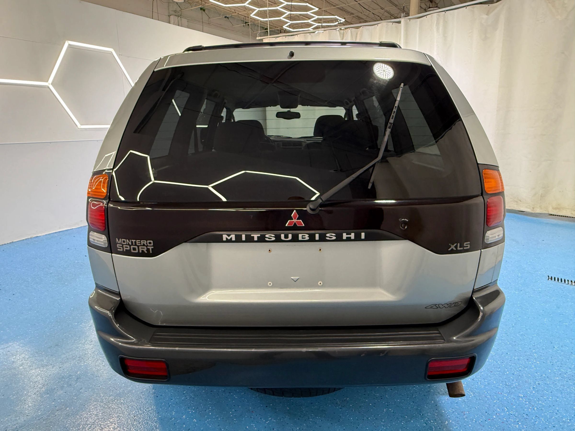 Used 2000 Mitsubishi Montero Sport XLS AWD/4WD image 5