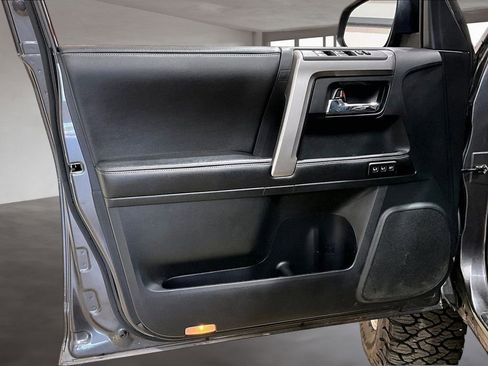 Used 2015 Toyota 4Runner Limited AWD/4WD image 22