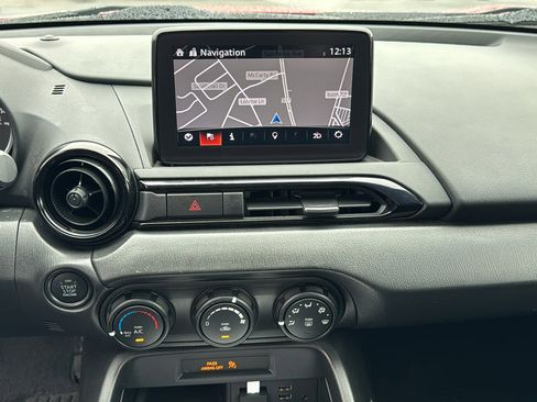 Used 2019 MAZDA MX-5 Miata Sport image 28