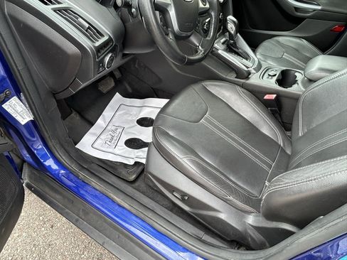 Used 2013 Ford Focus Titanium w/ Titanium Handling Pkg FWD image 10
