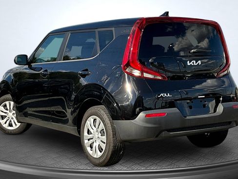Used 2022 Kia Soul LX FWD image 4
