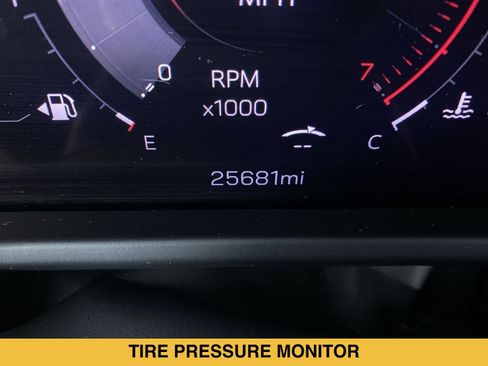 Certified 2026 GMC Acadia Elevation w/ Elevation Premium Package FWD image 4