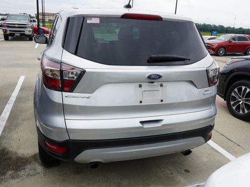 Used 2017 Ford Escape SE FWD image 8