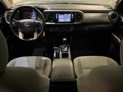 Used 2019 Toyota Tacoma SR5 image 10