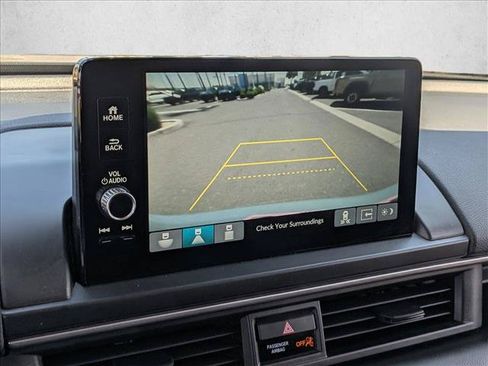 Used 2025 Honda Pilot Touring image 15