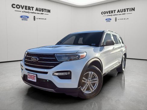 Certified 2023 Ford Explorer XLT w/ Equipment Group 202A AWD/4WD image 1