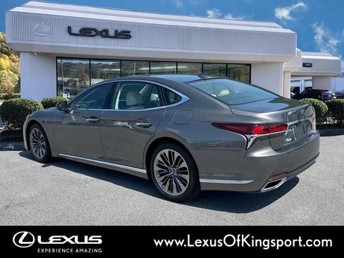 Used 2020 Lexus LS 500 w/ Accessory Package (Z2) RWD image 3