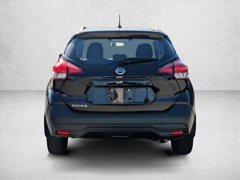 Used 2019 Nissan Kicks S image 6