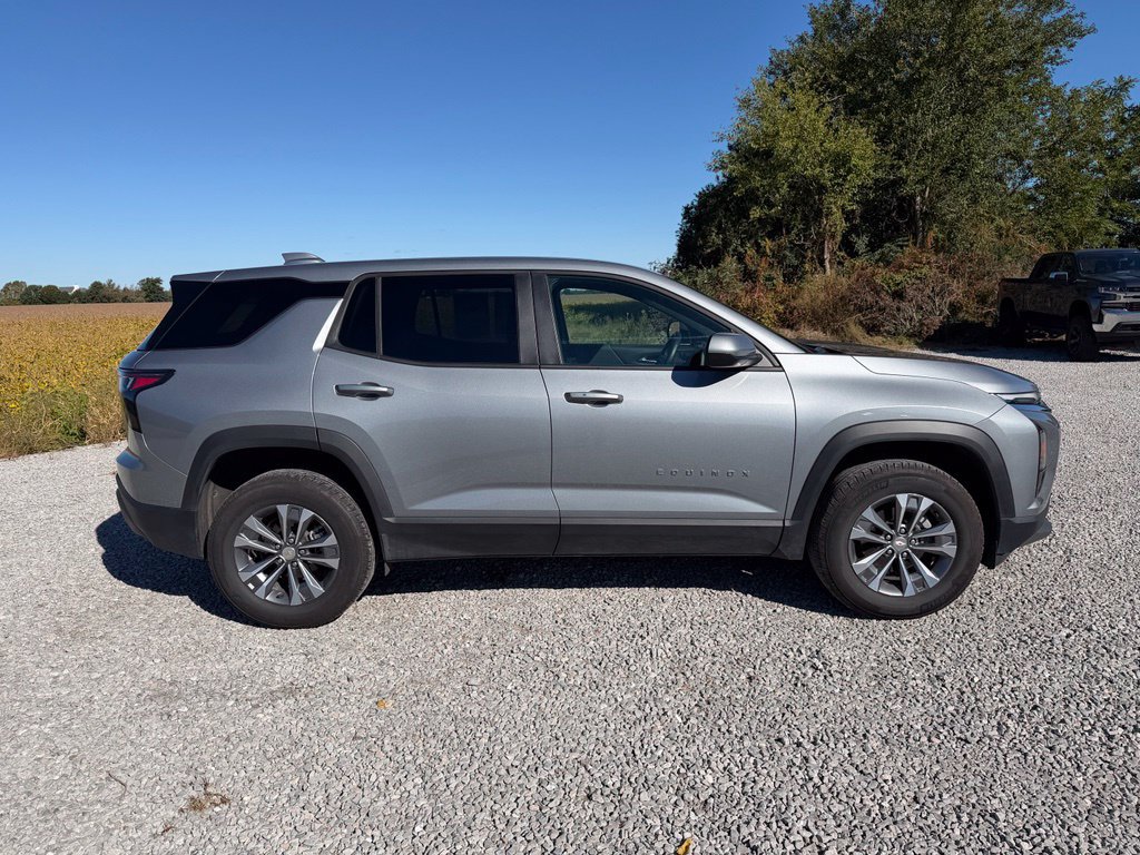 Used 2026 Chevrolet Equinox LT AWD/4WD image 16