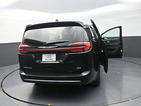 New 2026 Chrysler Pacifica Select image 32