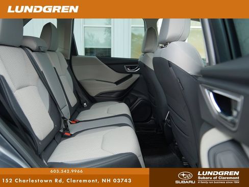 Used 2023 Subaru Forester Premium AWD/4WD image 31