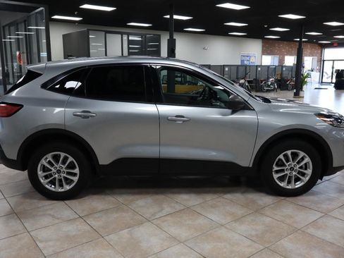 Used 2022 Ford Escape SE AWD/4WD image 6
