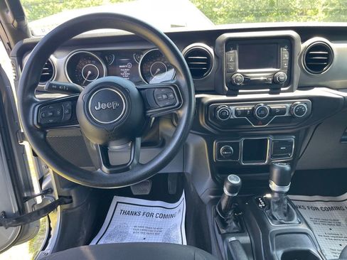 Used 2018 Jeep Wrangler Unlimited Sport AWD/4WD image 12