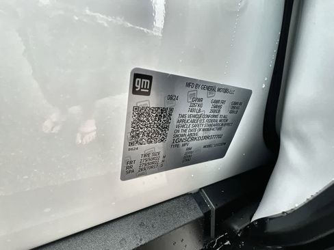 Used 2024 Chevrolet Tahoe RST w/ Luxury Package image 35