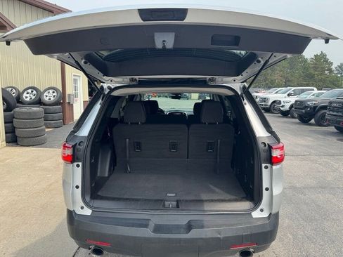 Used 2020 Chevrolet Traverse LS AWD/4WD image 29