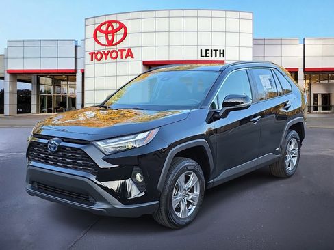 Certified 2024 Toyota RAV4 XLE image 1
