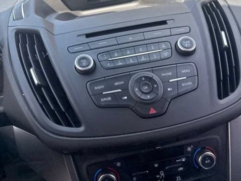 Used 2017 Ford Escape SE FWD image 9