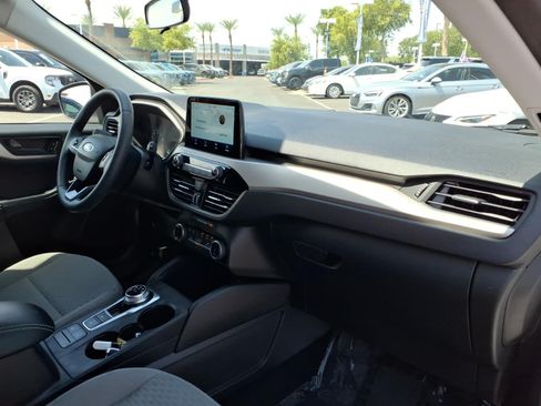Certified 2022 Ford Escape SE w/ SE Sport Appearance Package FWD image 10