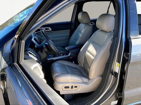 Used 2014 Ford Explorer XLT w/ Equipment Group 202A image 15
