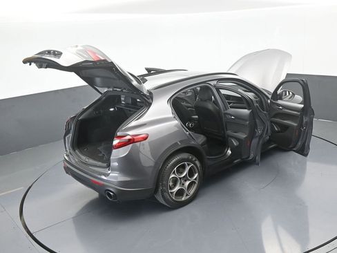 Used 2023 Alfa Romeo Stelvio Sprint image 71